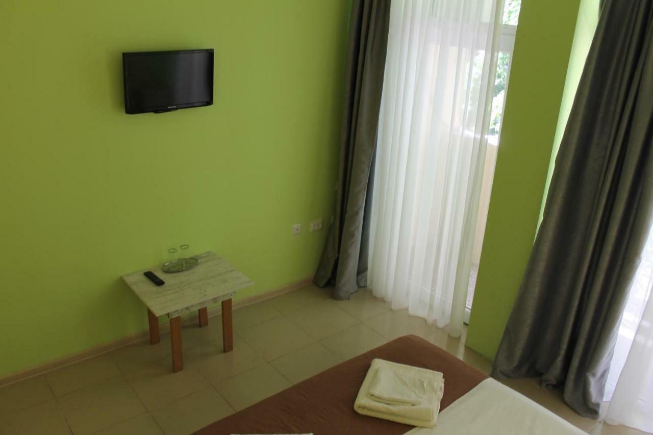 Hotel Lim Batoumi Extérieur photo
